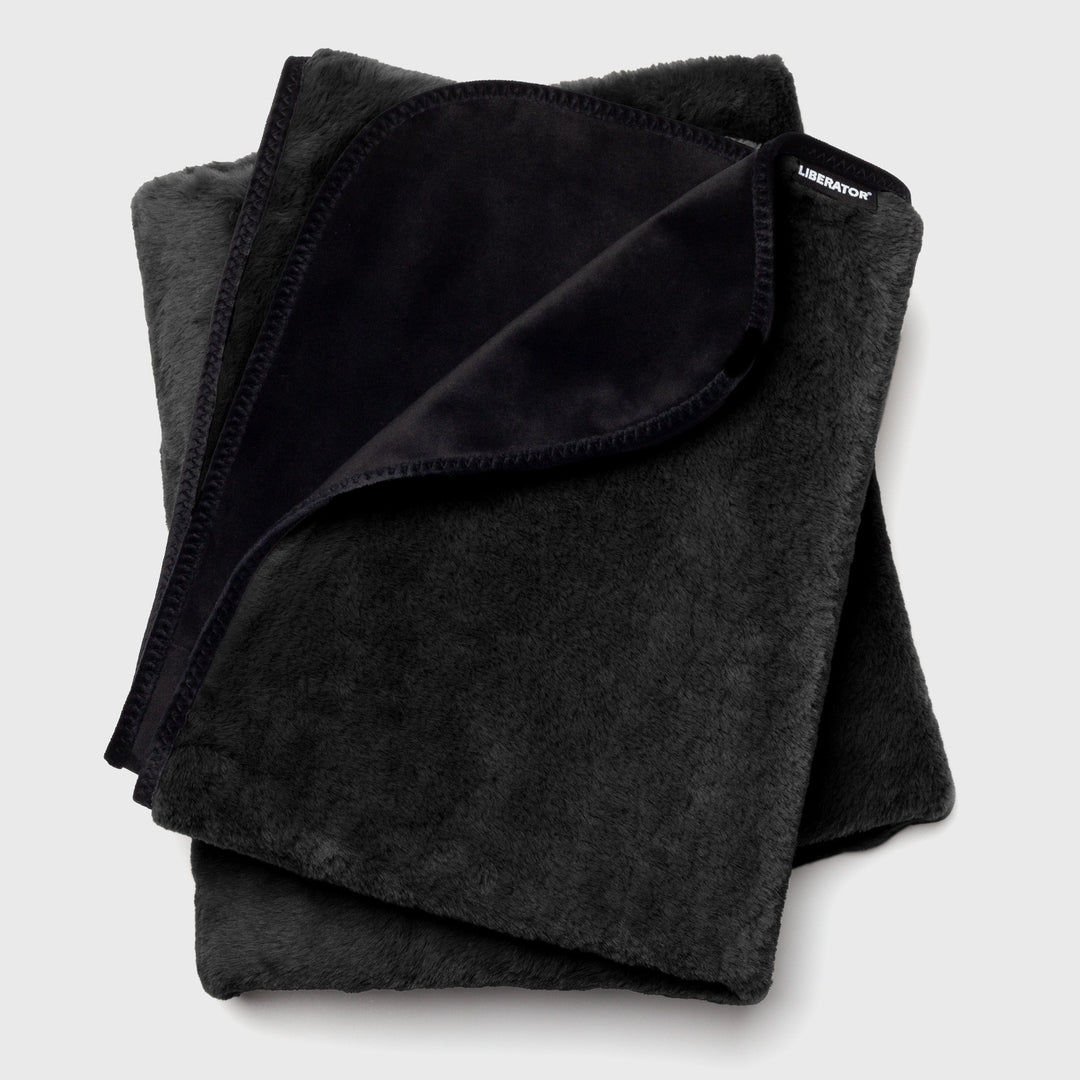 Fasinator Throw – Faux Fur in Black