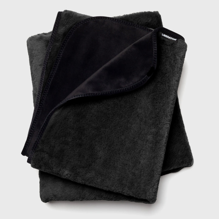 Fasinator Throw – Faux Fur in Black