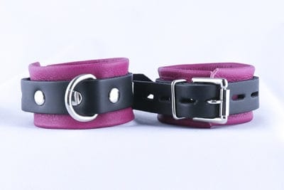 Aslan Nicki Leather Handcuffs in Pink